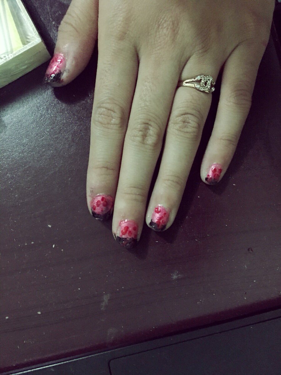 KaeseolinP's tweet photo. My new nail polish so if you can see the black polish isnt actually a polish it is an eyeliner i know weird. https://t.co/FRLsHvjcw7