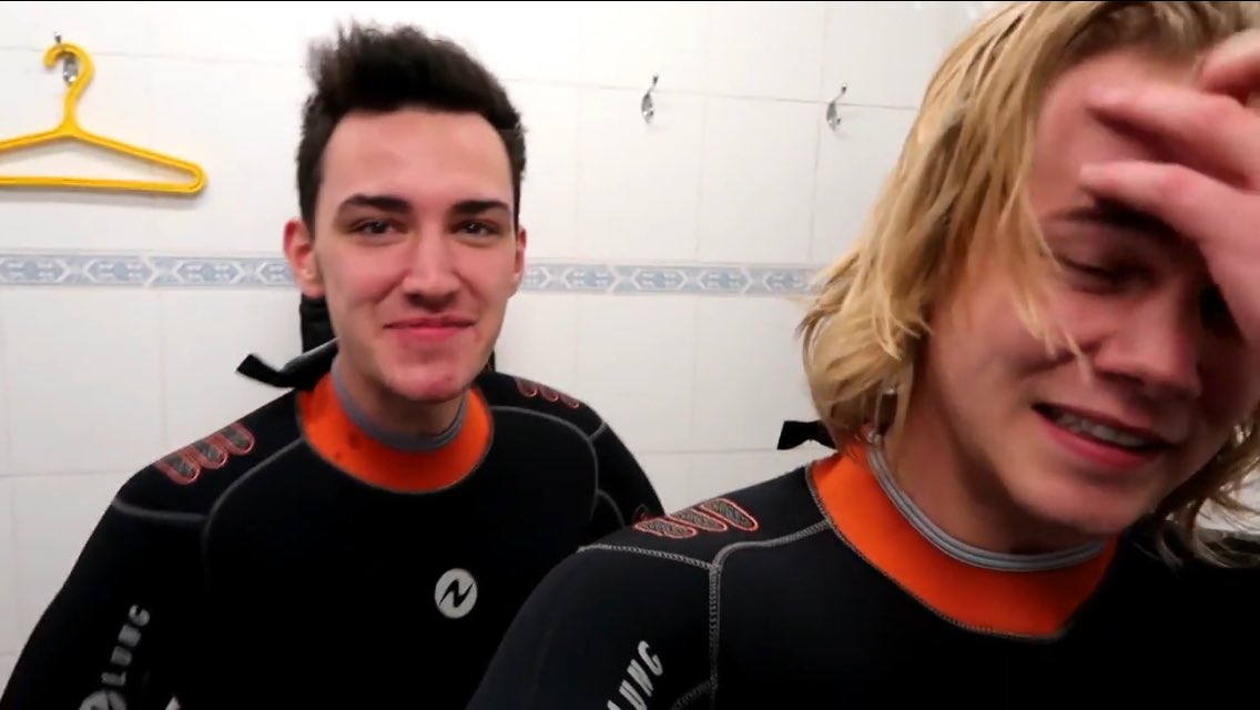 OpheliaMCFLY_GD's tweet image. I was so scared for you guys! 😬🙈🦈 #ChrisAndDannyVlog @ChrisBourne @DannySimm