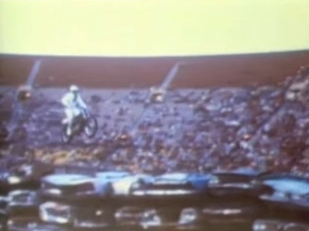 lacoliseum's tweet photo. February 1973 @lacoliseum, @evelknievel successfully jumped 50 cars across the stadium field #FamousFacesFriday #GreatestStadiumintheWorld https://t.co/BcgVmhLLlw