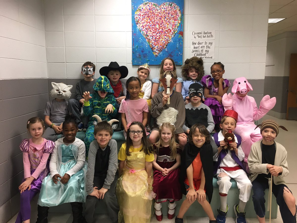 TheGossettKids's tweet photo. Such a fun Friday with my fairytale crew! #2ndgrade #fairytaleball #pointofview #bluffparkpanthers #destinationlearning2017 @BluffParkElem https://t.co/VhIB2FEBAE