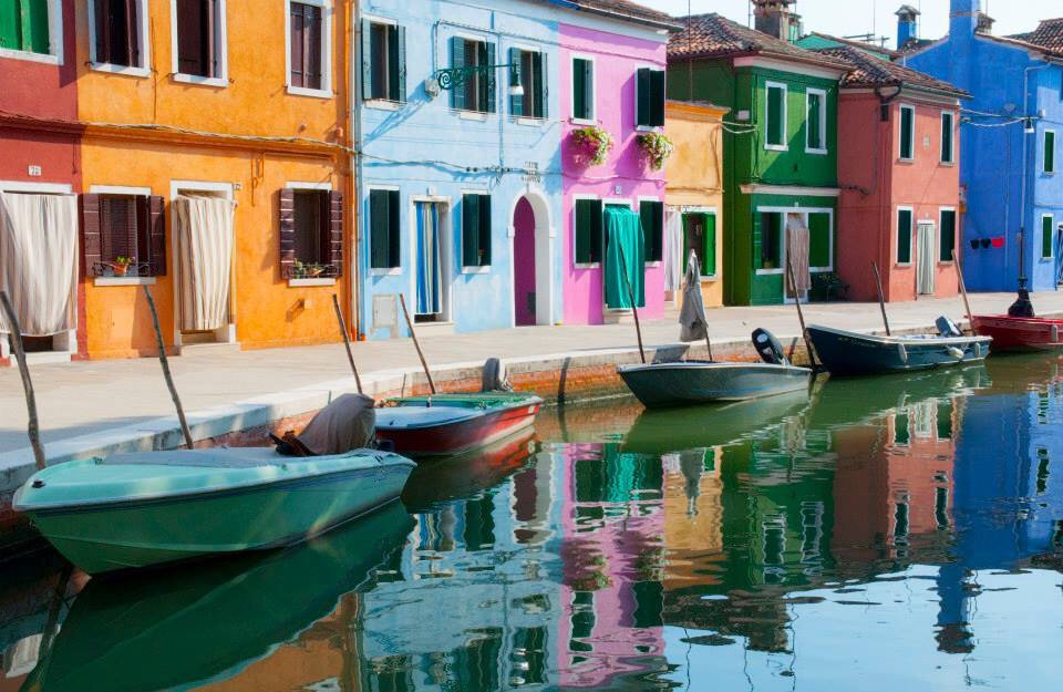 Planit_Podcast's tweet photo. Walk down the side streets in #Murano to get away from the #Venice crowds & enjoy this #peaceful #island! #PlanitTip https://t.co/4CdhoqYXMC