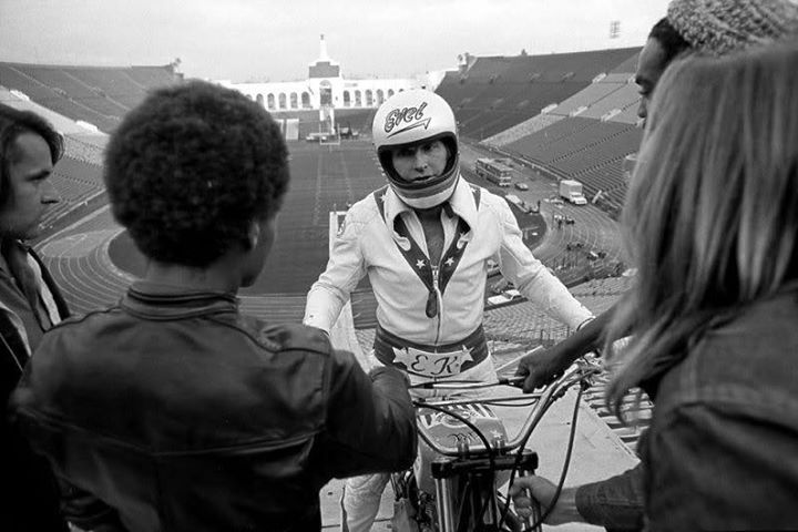 lacoliseum's tweet photo. February 1973 @lacoliseum, @evelknievel successfully jumped 50 cars across the stadium field #FamousFacesFriday #GreatestStadiumintheWorld https://t.co/gNXg1hZTwv