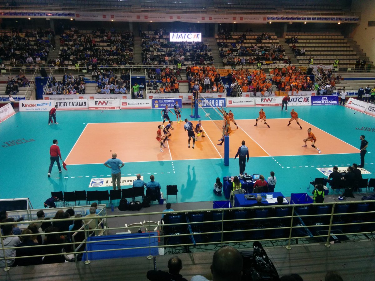 FMadridVB's tweet photo. Con este BLOQUEO @CVTeruel pasa a SEMIFINALES de la #CopaSVM derrotando a @Cajasolvoley (3-0) ¡SEGUIMOS con @cveivissa vs @CanVenturaPalma! https://t.co/wiweV0SwFq