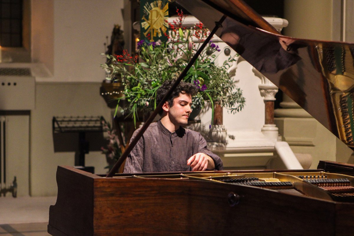 jessierodger_'s tweet image. Another great night shooting this fantastic pianist last week, check out @DicksonLukeAdam's next project here listennowperformnow.org/listennow/