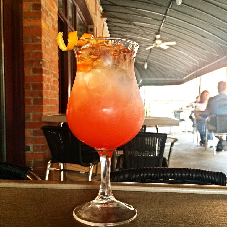 BasilColumbus's tweet photo. Gorgeous day in Columbus! Come enjoy the nice weather while it's here! #drinkupcolumbus #patioweather https://t.co/NMTMES8zcf