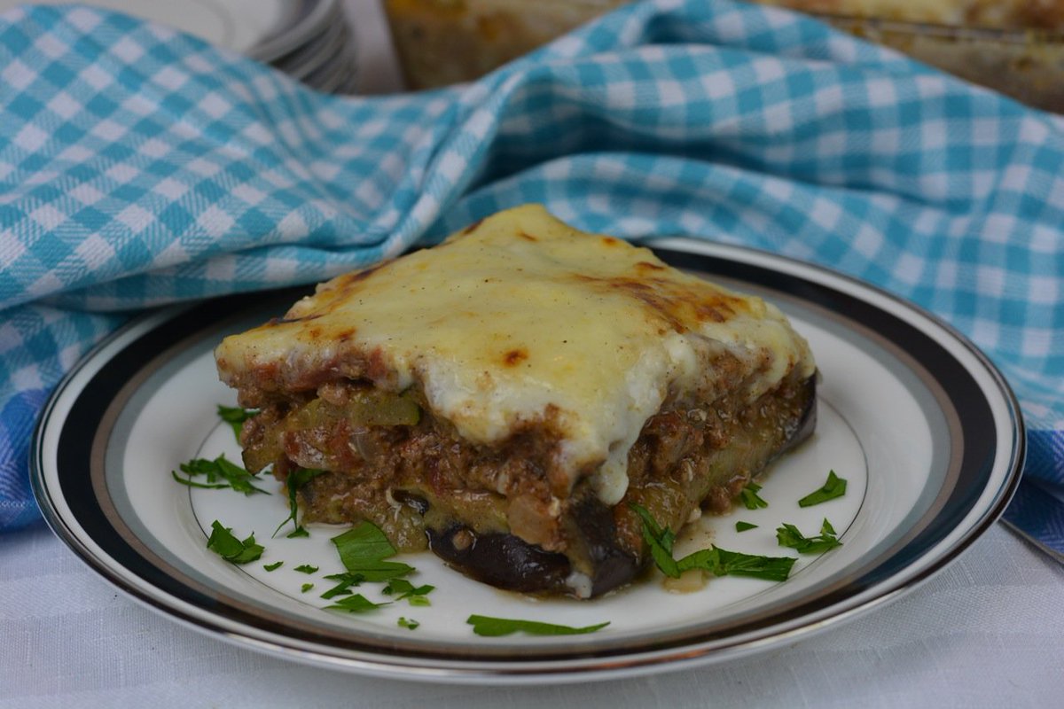 LittleCinde's tweet photo. My #Friday post is #Greek Moussaka, a perfect winter #gfdinner https://t.co/pcK0C7Lvyg #GourmetDinnerClub #celiac @GFyyc @CalgaryCeliac https://t.co/7owxRDQ8FV