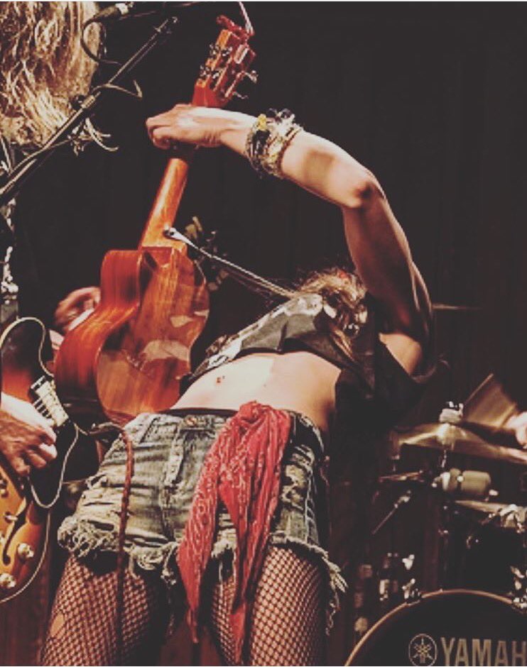 RaelynNelson's tweet photo. #RaelynNelsonBand #OutlawCountry #Loud #AmericasFavoriteMusicalGroup #RNB #ukulele #ukulelerock #kalaukulelebrand #kalaukulele #rocks https://t.co/x3NEYQODdX