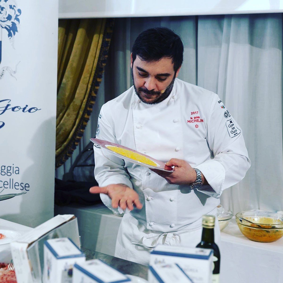 RisoGoio's tweet photo. Show cooking @Felixlobasso @RisoGoio @rossodimazara @GlobalpescaSpA presso Regina Palace Hotel https://t.co/kYvh8CpaRO