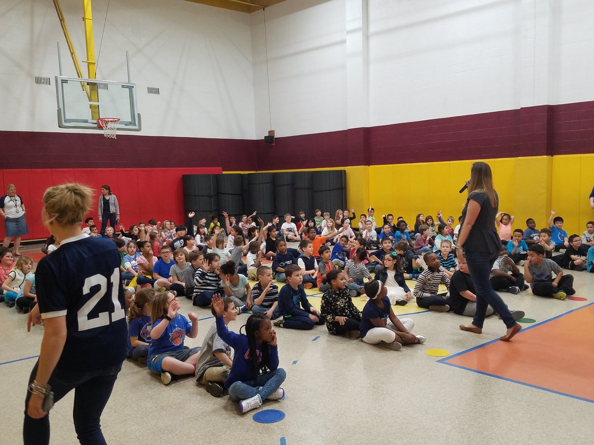 WCSDWHS's tweet photo. Mini-Mini-Thon taking place at @SteckelElem. Great kids, great cause!!! https://t.co/QQWWEsC8NI