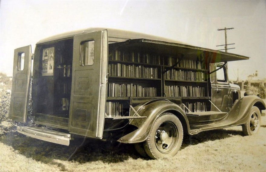 Before Amazon, we had bookmobiles! ow.ly/1i9y3096SFo #welovelibraries #funfactfriday #librarytrivia