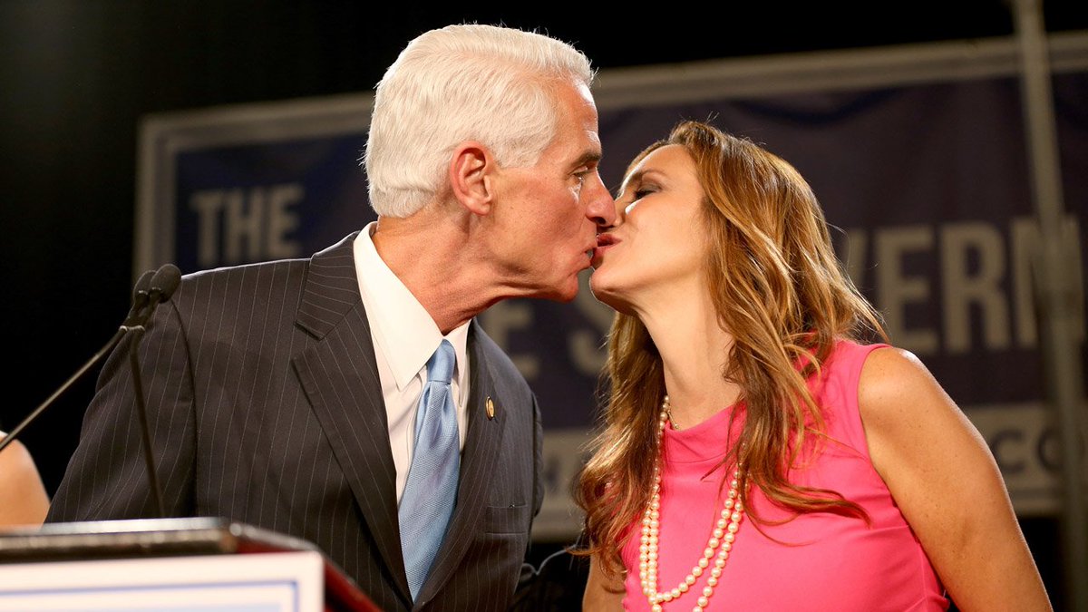 Former Fla. Gov. @CharlieCrist files for divorce from wife bit.ly/2lhhRlm https://t.co/AmnFp8i9L0