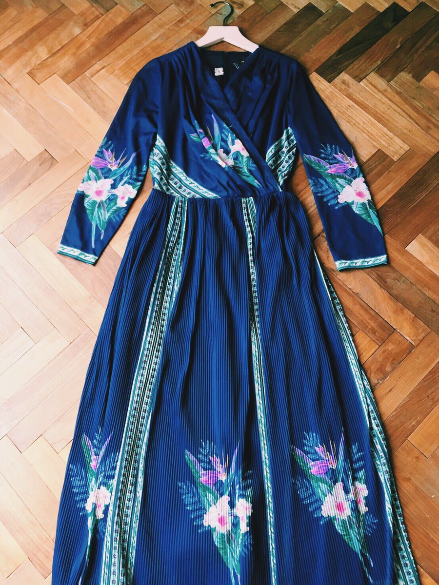 Marte Na Twitteru S S Collection 本日もお勧めのアイテムをご紹介 春空に映える 鮮やかなコントラストが印象的なフラワーテキスタイルワンピース 大柄なデザインがインパクト大 華やかに印象づけます 春は一枚でさらりと着こなしたい エレガントで