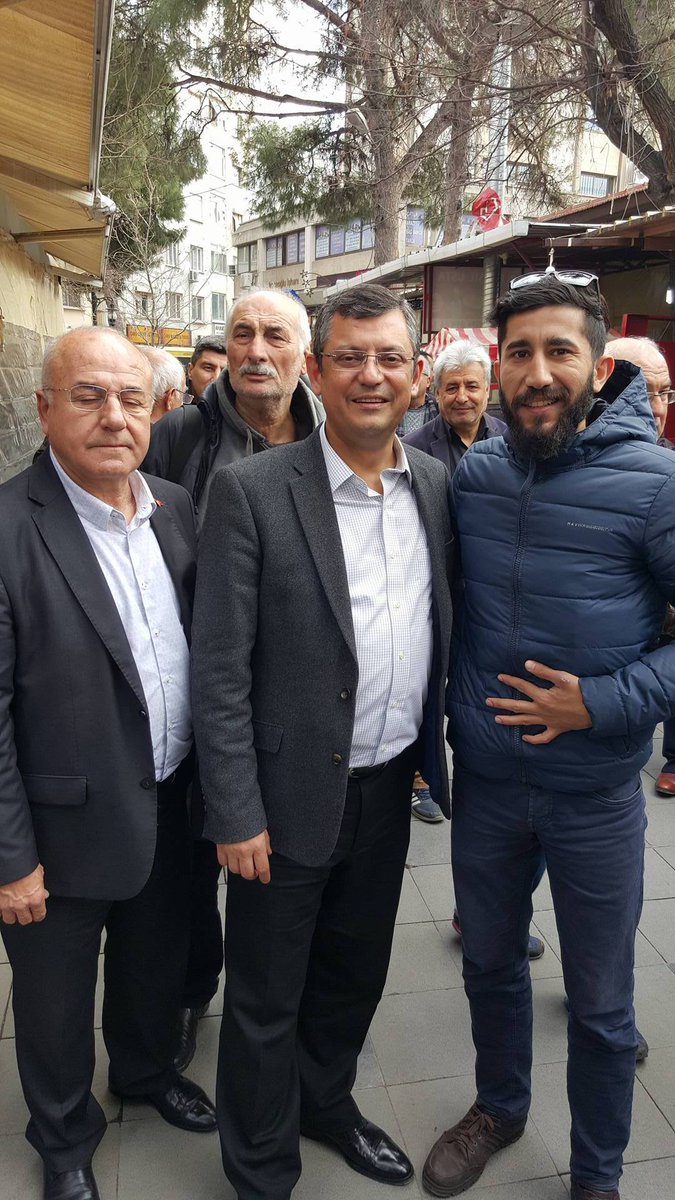 Sayın <a href="/eczozgurozel/">Özgür Özel</a> ile Hayır Partisi olarak yollarımız İzmirde kesişti.. Ortak bir ağızdan hep birlikte #Hayır dedik..