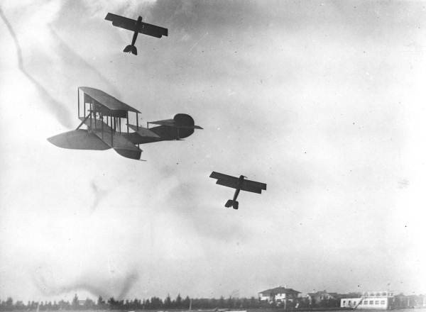 The skies above Miami (1916)