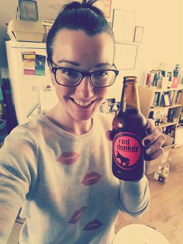 Lauremx's tweet photo. 2nd day off = afternoon drinking #reddonkey  #santorinibeer https://t.co/hAwlmS1Bzd