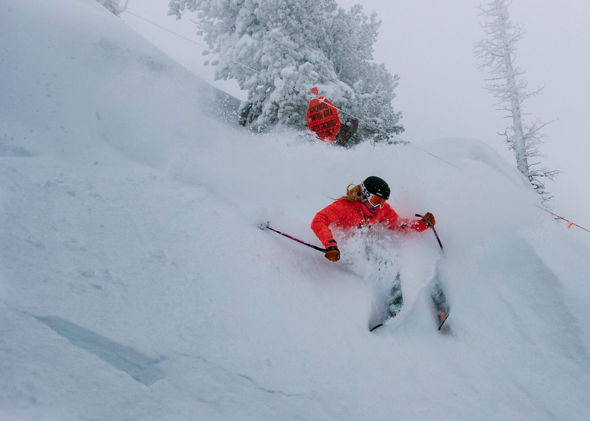 #ArmadWomens || VJJ 2.0 || ArmadaSkis.com