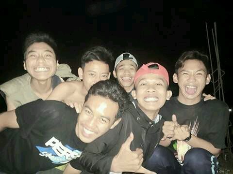 yoms_mr's tweet photo. Memang teman semakin banyak teman yg sama sama gendeng https://t.co/mQZTqq6WaN