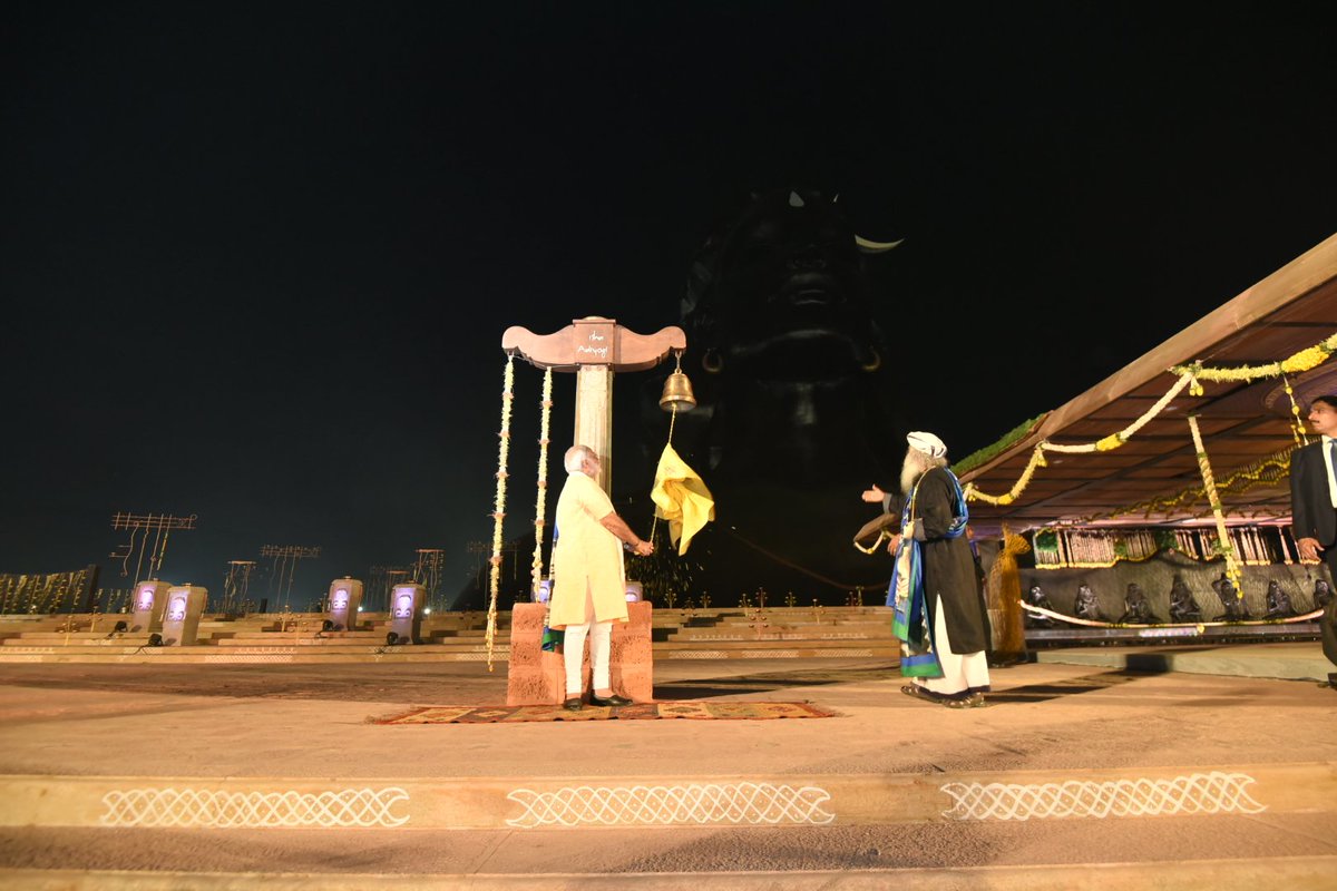 narendramodi_in's tweet photo. More glimpses from Coimbatore. @ishafoundation https://t.co/UHgtPjOM1C