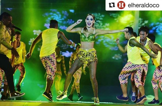 Gracias Colombia, REY THREE LATINO Dijo presente en La Coronación de la reina del Carnaval de Barranquilla,  <a href="/fefimendozav/">Stephanie Mendoza</a> @carnavalbaq