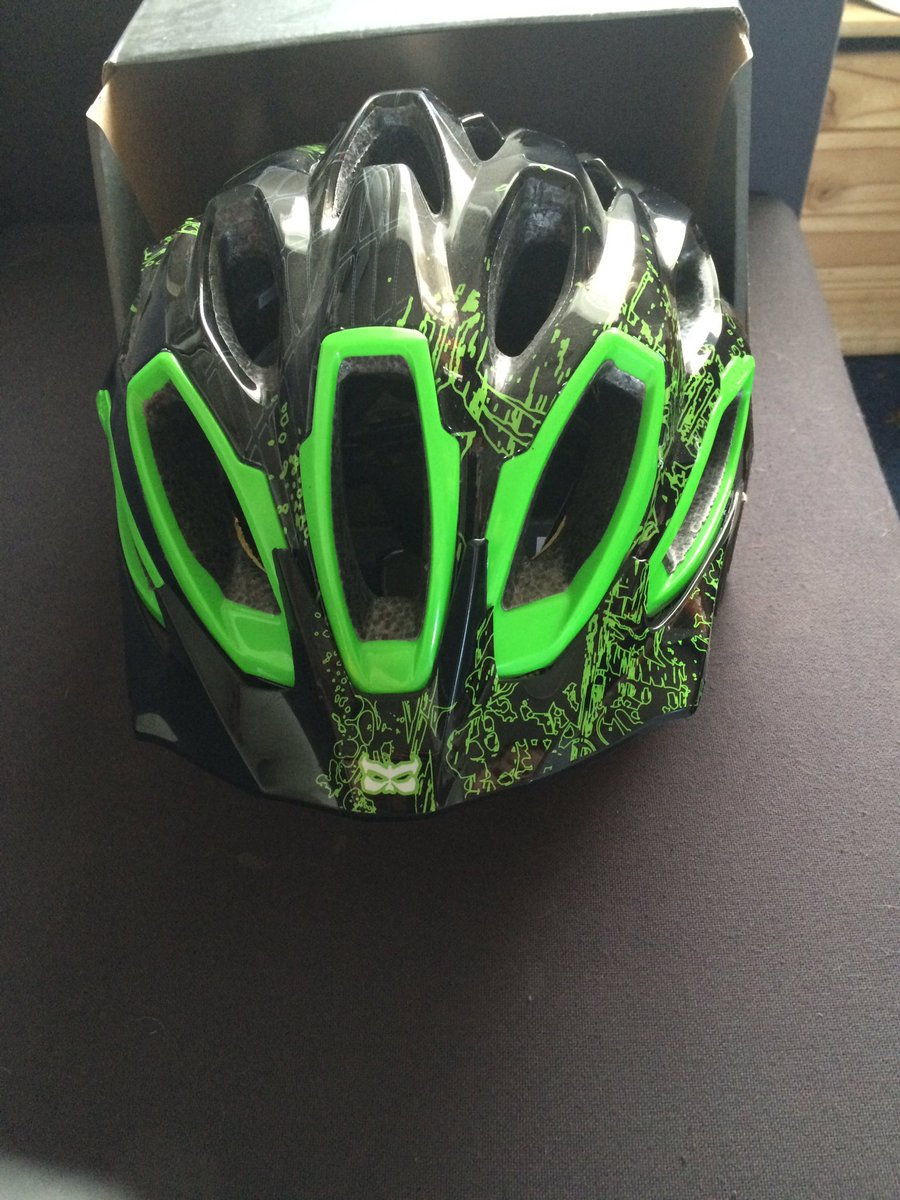 New mountain bike helmet 😃😃 #Mtb
