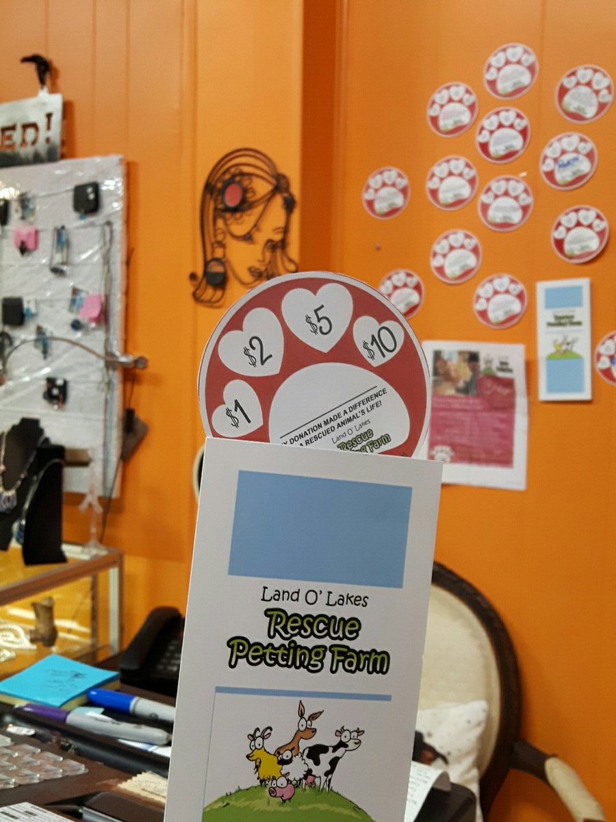 Please come in and donate a loonie or toonie to this great animal rescue! Paws up! #loveanimals #Napanee