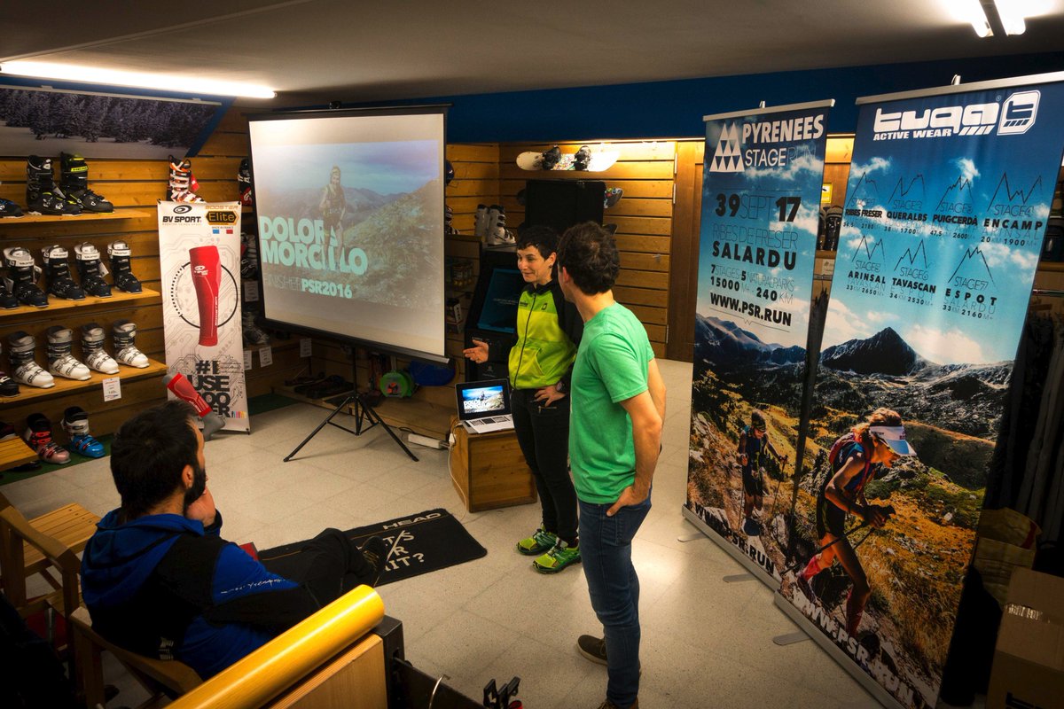 PyrStageRun's tweet photo. Moltes gràcies als que vau venir a @Intersport_es Horitzó #Vic Va ser un plaer explicar-vos la #PSR2017! Us esperem a Ribes #RunPyrenees 😉 https://t.co/foeuzavejL