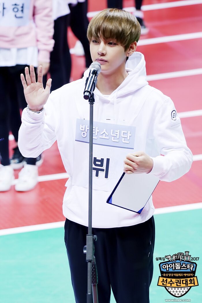 taehands tweet picture