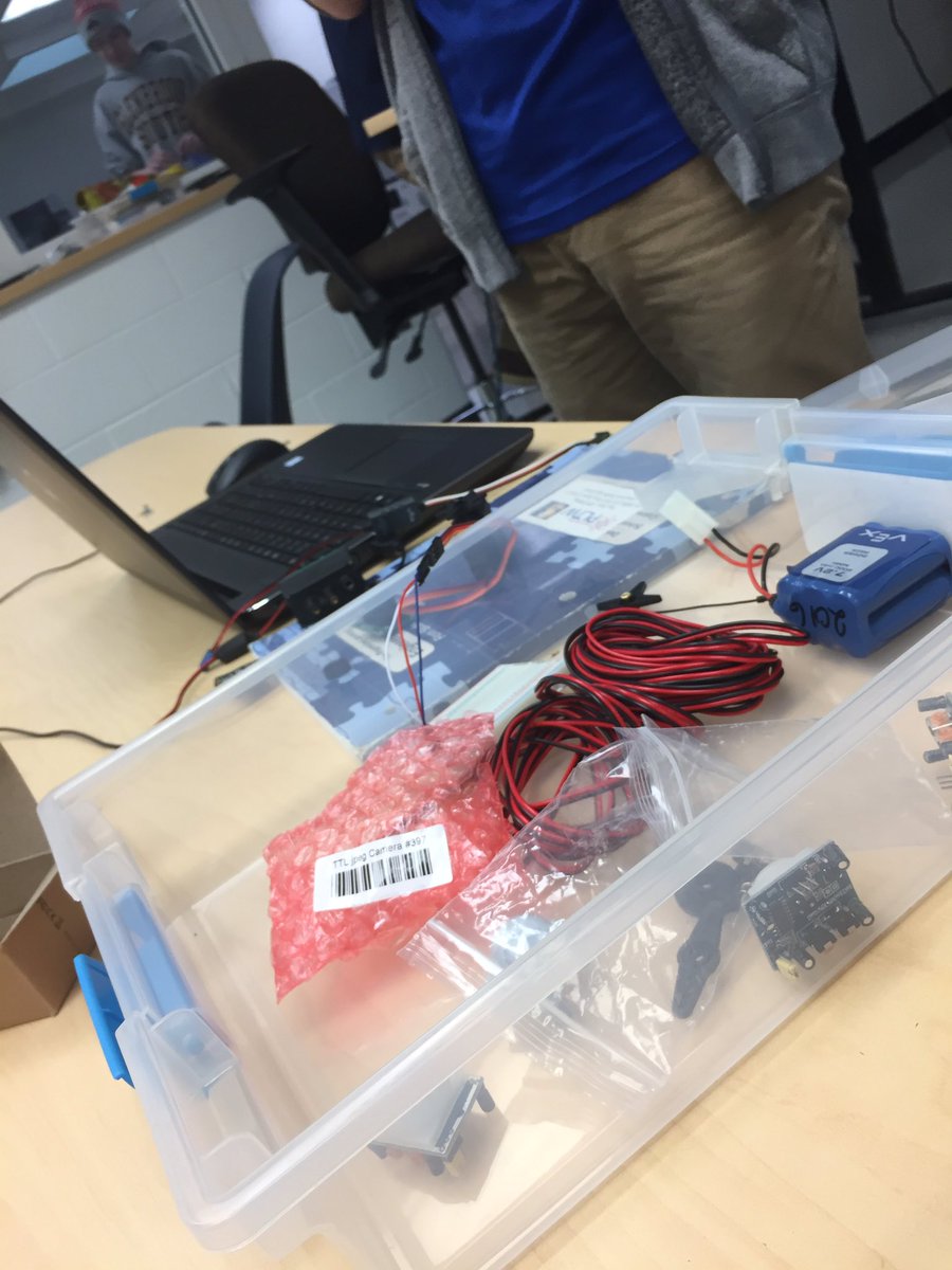 AfrazAIqbal's tweet photo. Working on our #Stemlc #makerfaire project @STEM_DavidHa @marco_a_oyarzun https://t.co/2N89jJA1NO