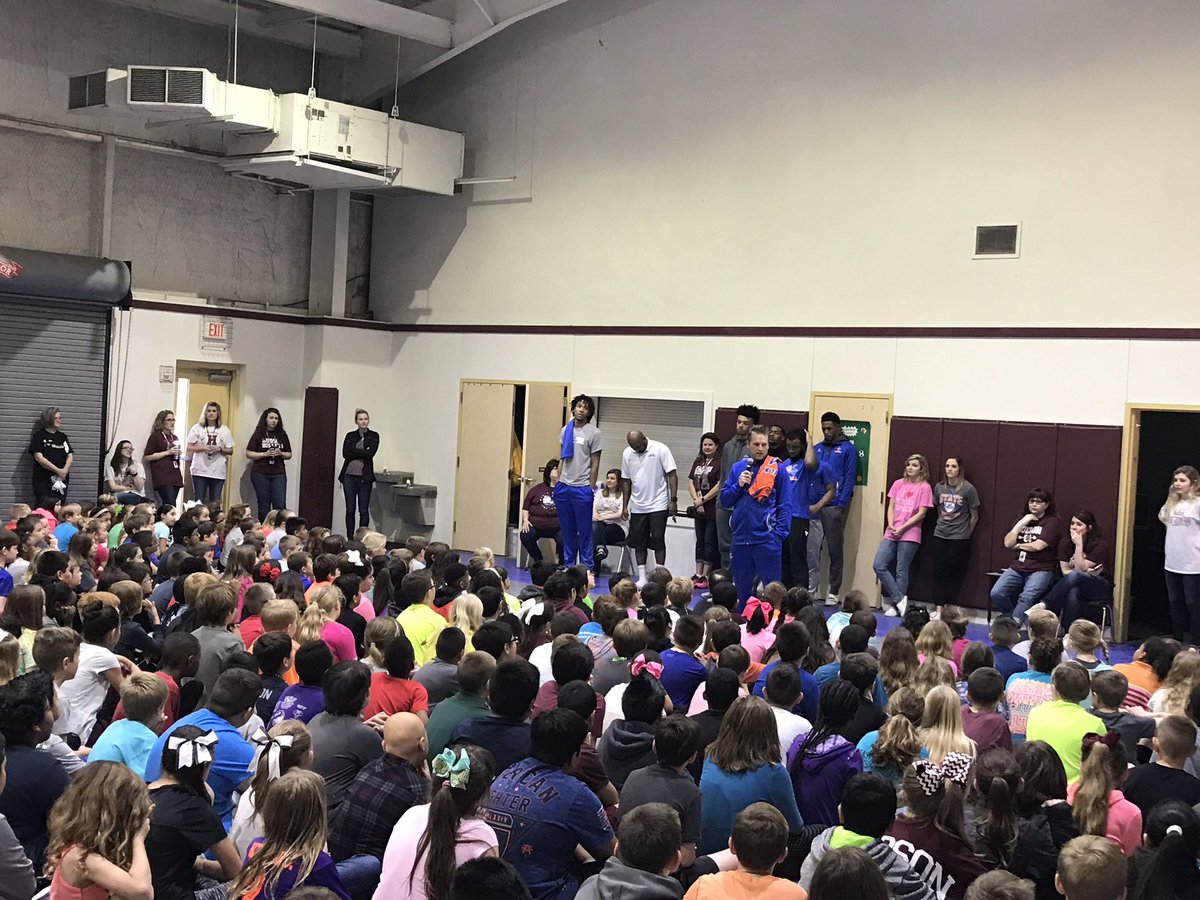 ScottMackey6's tweet photo. Coach Manary and the AC Basketball Team are getting our kids pumped about Bonner/Peavy night at AC Men's game  on March 1st. https://t.co/HVSwwGA0kE