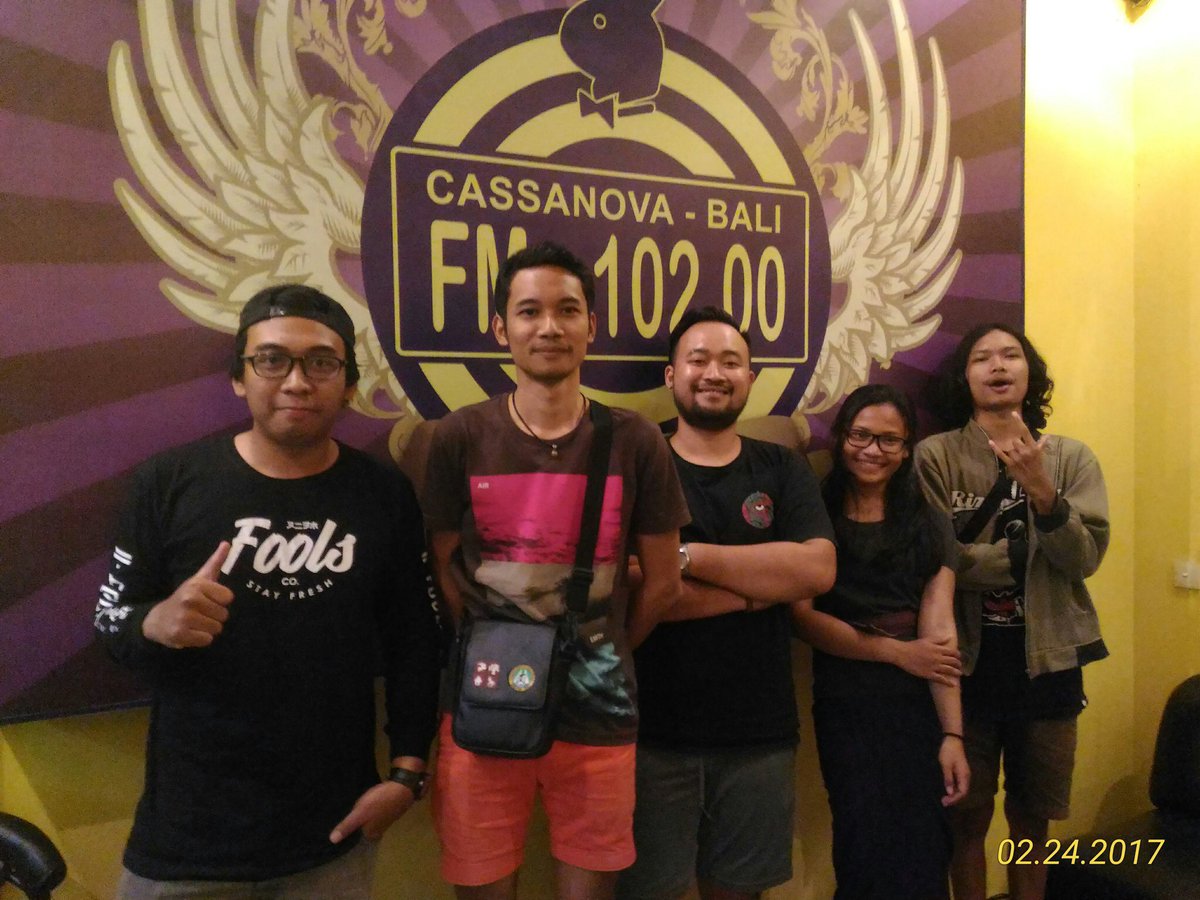 Bercak Dinding tweet media