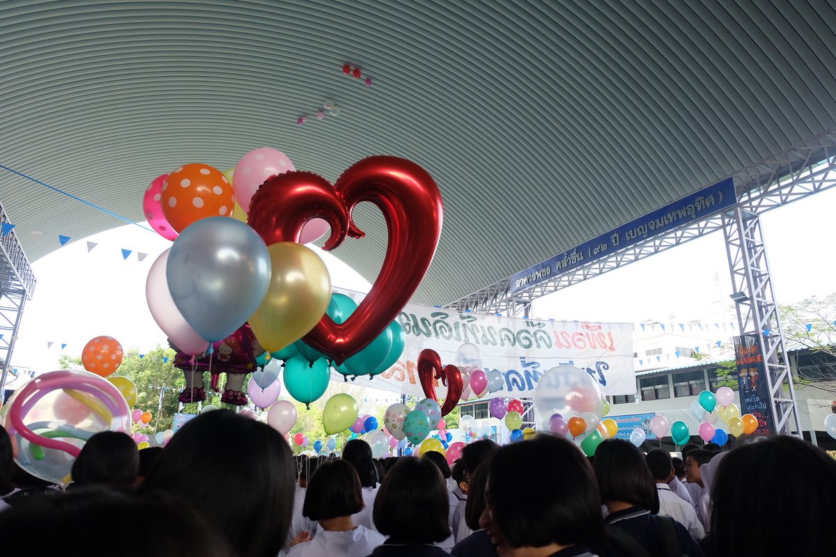 lookped5077's tweet photo. ทุกๆปี งานน้องส่งพี่ จะเต็มไปด้วยรอยยิ้มและความรักของครอบครัวเบญจมฯ #ลูกเจ้าฟ้า #น้องส่งพี่  #Congratulats #bmpfact https://t.co/GOYkWIkDka