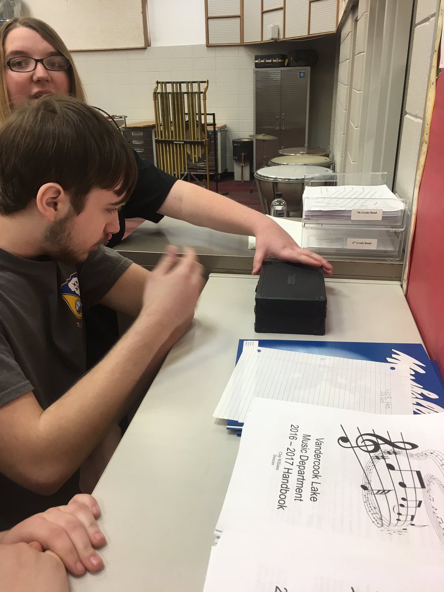 VCLMusic's tweet photo. Concert choir takes on the @breakoutEDU box. #vandyjayhawks #teamjxn https://t.co/l5TRRw6Tht