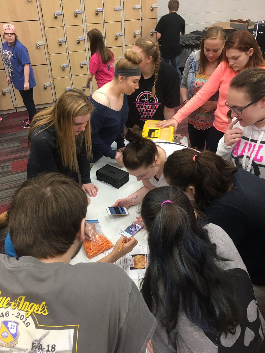 VCLMusic's tweet photo. Concert choir takes on the @breakoutEDU box. #vandyjayhawks #teamjxn https://t.co/l5TRRw6Tht