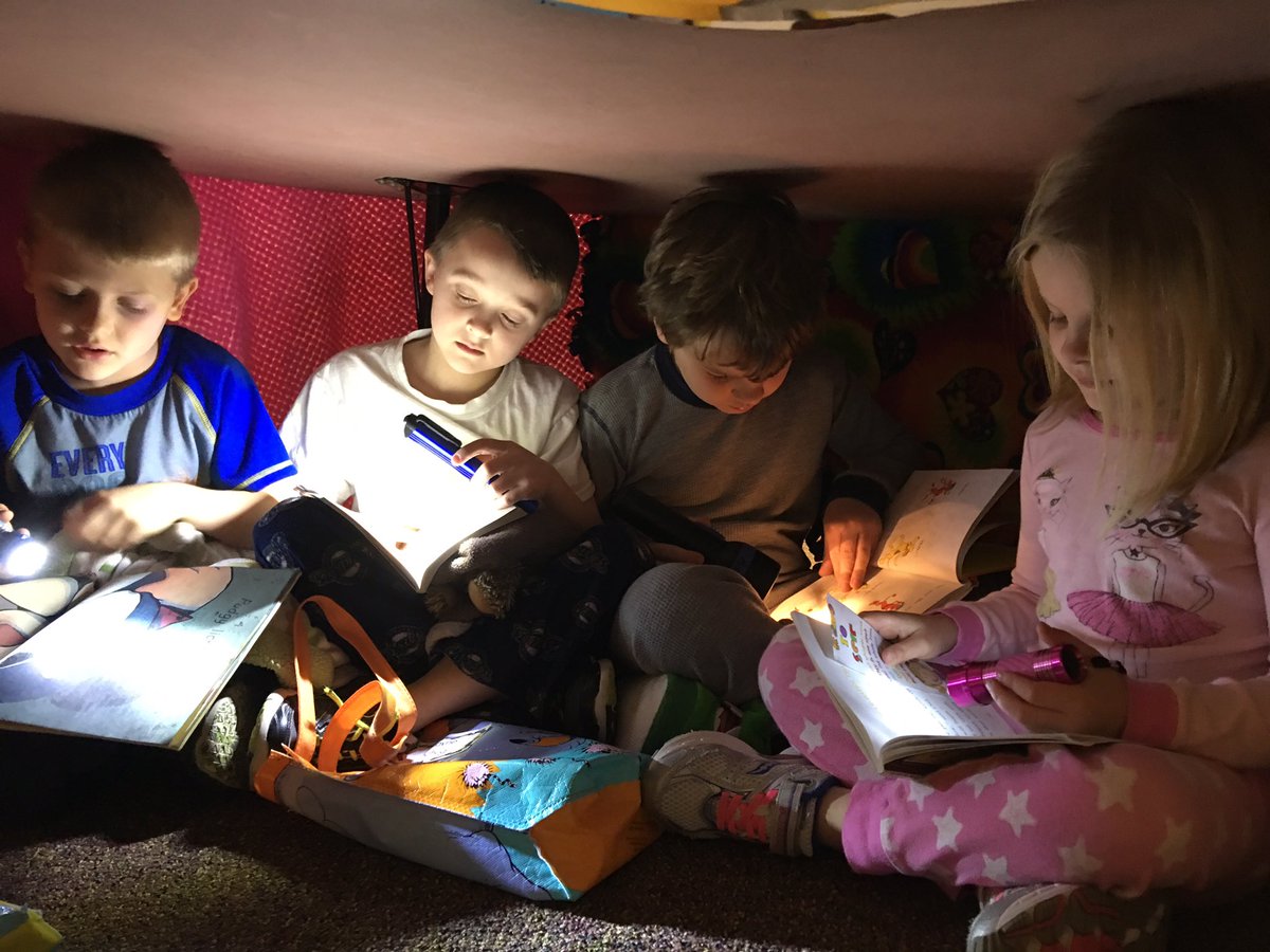 AsfeldSandy's tweet image. &quot;Read in day&quot; Reading in a fort with flashlights! #cserocori #csestrong #cse2028 #cselovestoread