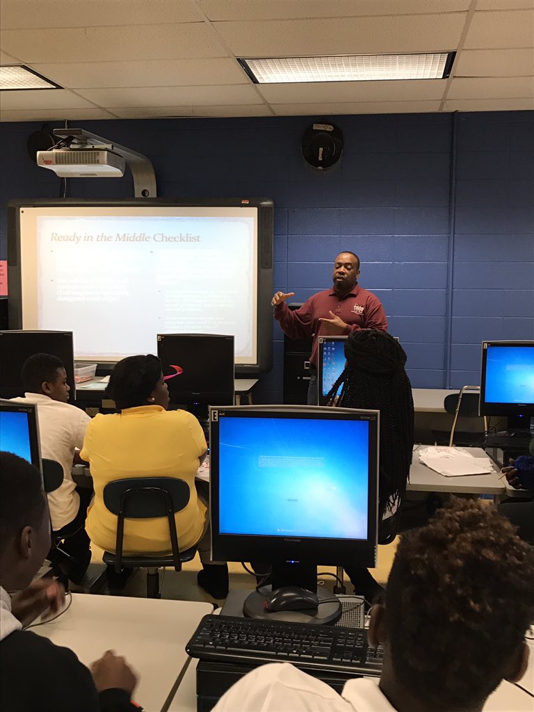 MarshallCoExt's tweet photo. Lots of home safety tips learned during Ready in the Middle. Follow up session today with eighth graders. #MSUes https://t.co/2MpfVhc641