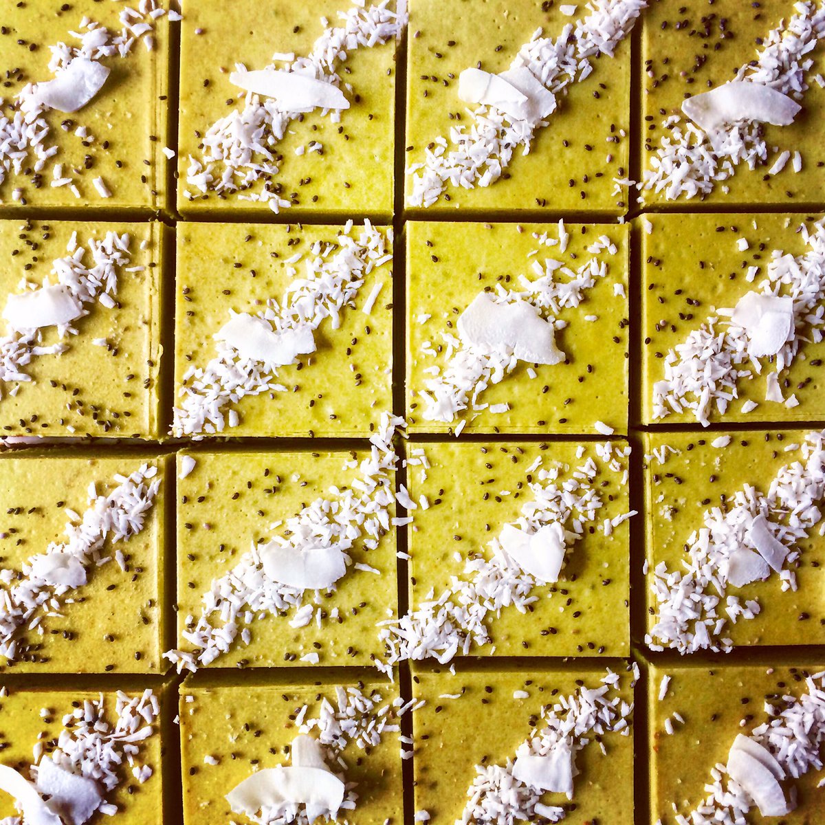 RAWNCHY1's tweet photo. New flavour 🚨! Passion fruit & Coconut (tastes like Pina Colada🍹!) In @DrugstoreSocial today! #glasgow #rawcakes #healthy #vegan #rawnchy ❤ https://t.co/I7CJRMsBX4