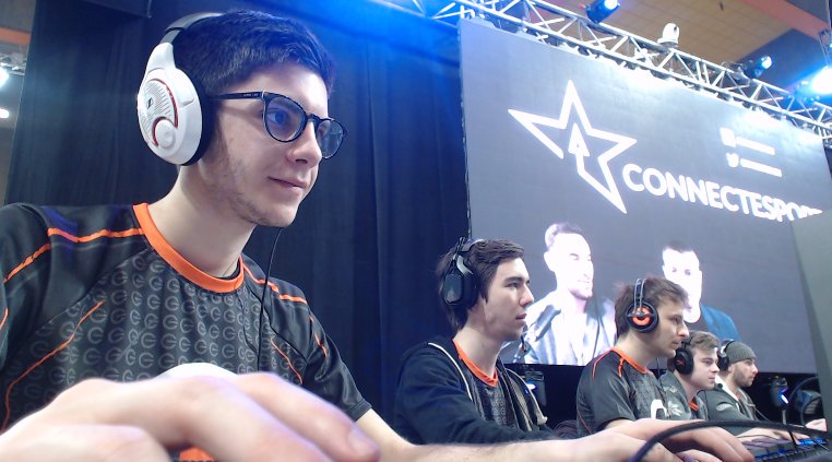 CONNECTESPORT's tweet photo. Le duo bot @EclypsiaCOM : @Wakzlol et @CaelanEuw ont répondu à nos questions lors de l'#OGS2. Merci à eux ! 👍😃

▶️ https://t.co/vuDVVqOGE1 https://t.co/gmikOteVvV