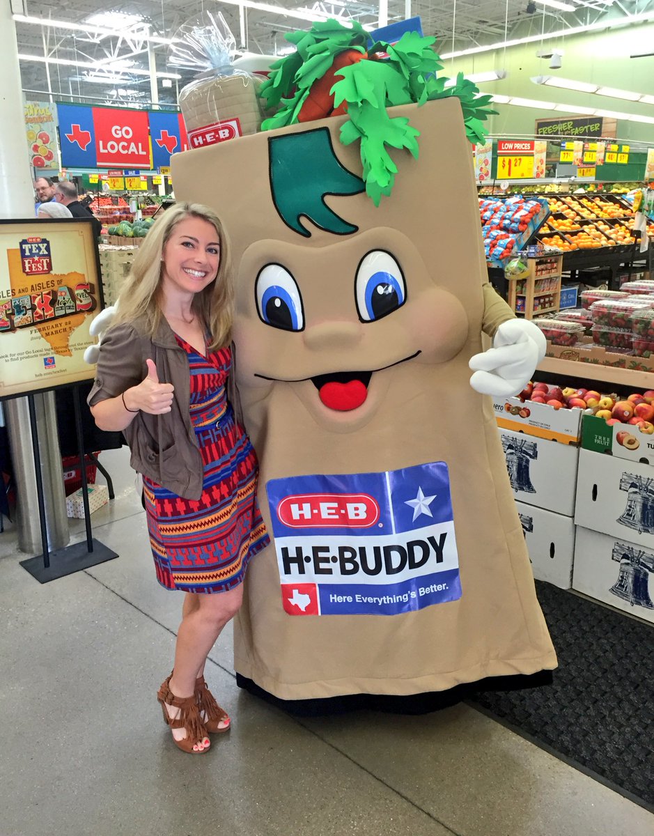 DeedaPayton's tweet photo. Got a pic with @HEB Buddy, it's going to be a good day! #HEBLeander #10yearanniversary https://t.co/wtwspnE6Us