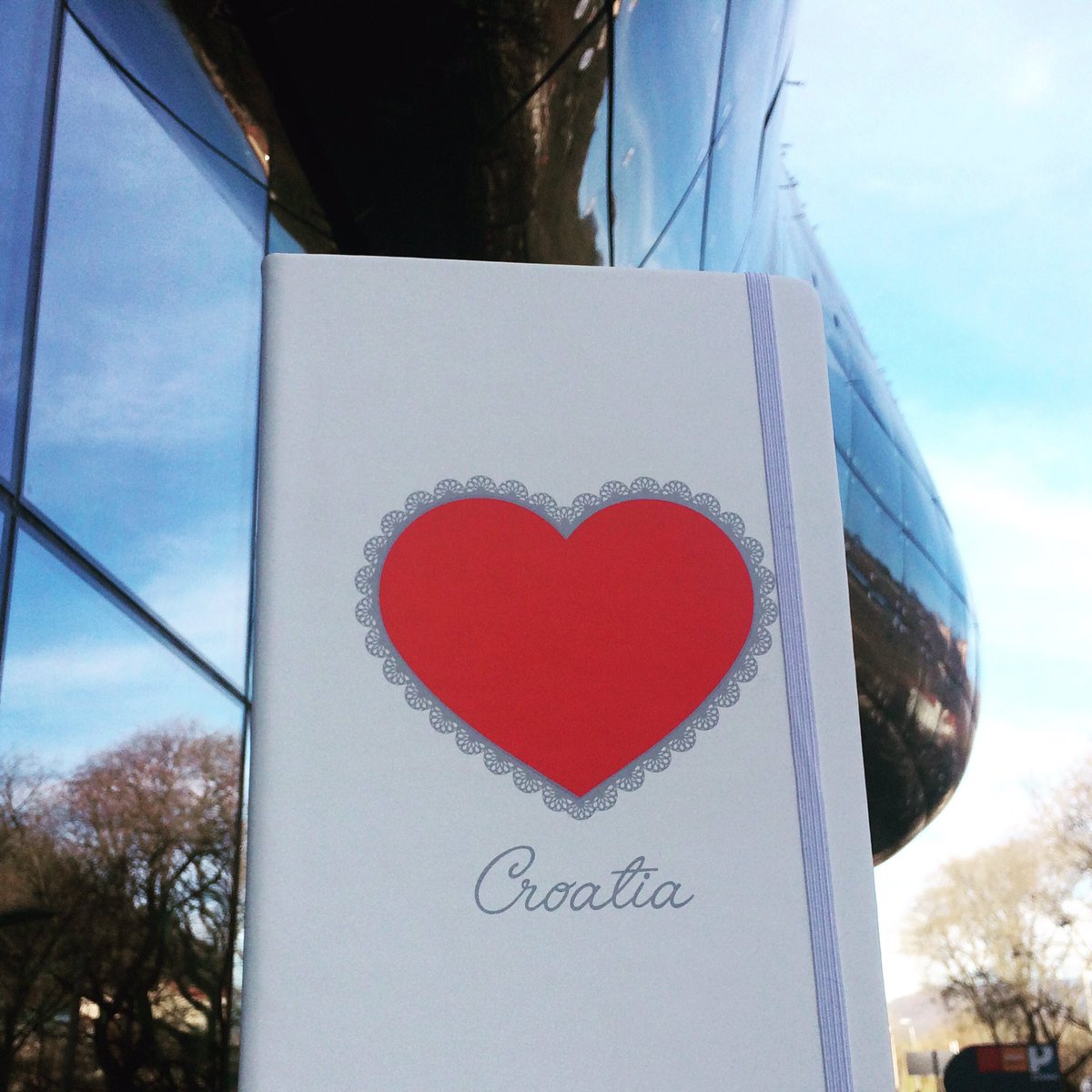 meetcroatia's tweet photo. #croatia in #kunsthaus #graz #kunst #libe #hertz #cuore #heart #heritage #travel #mcroatia #notebook #notes #rokovnik https://t.co/bVX6kfLuHP