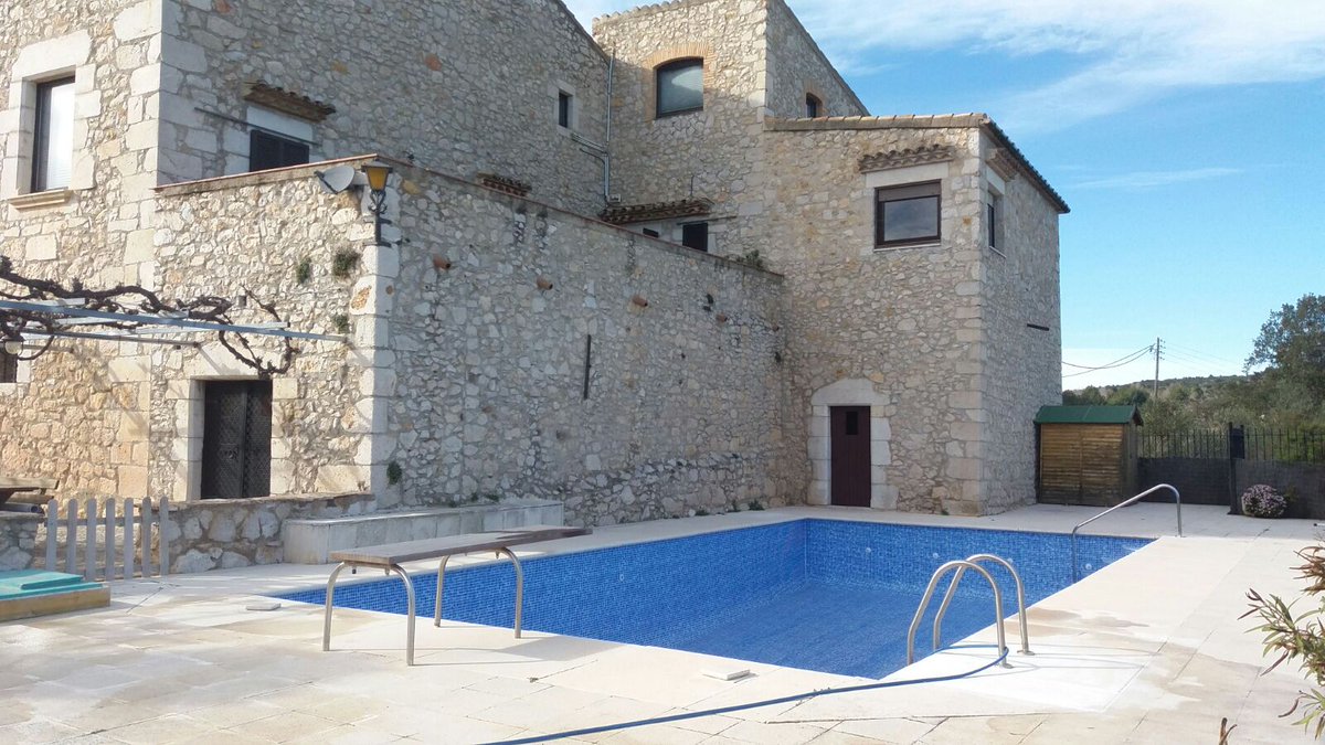 diazpools's tweet photo. #Pierde agua tu #piscina? #reforma #integral de #piscina en #Figueres #Girona #linerpiscinas https://t.co/Vk92nt9KAC