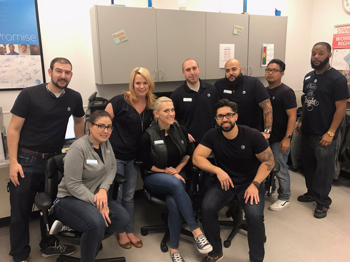 Amy__Smith1's tweet photo. BOGO Business Friday! Closing Big Deals! #downtimeisUPtime  #BOGOBusiness @jemeFL @CristySwink @Ang_Rutherford1 https://t.co/bj6sWV0Tyr