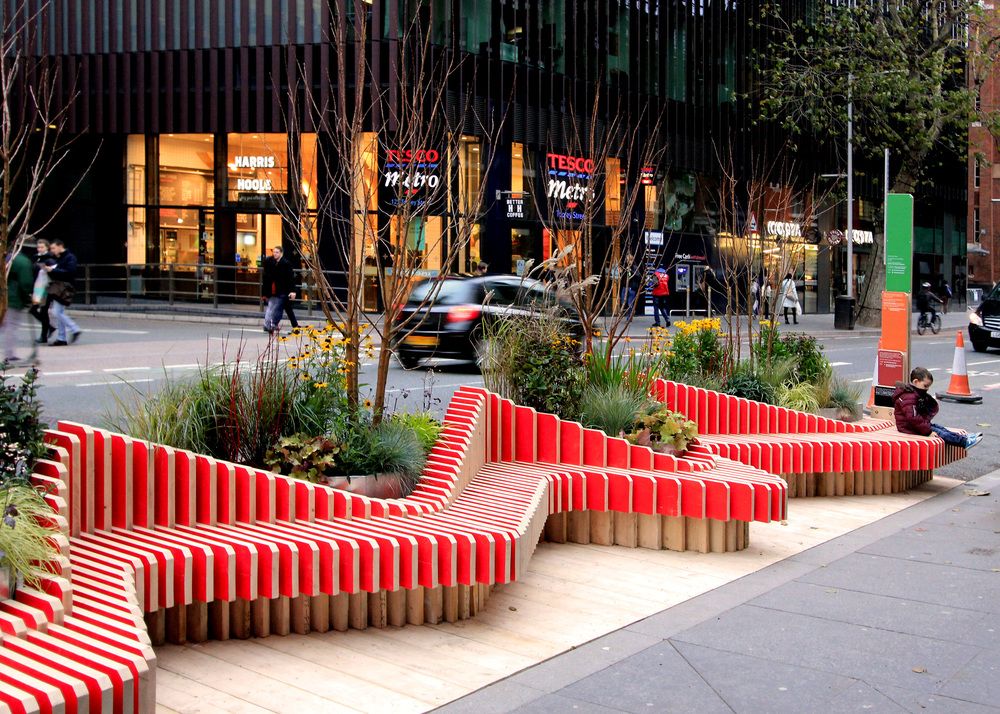 lumieresdlv's tweet photo. Lier l’utile à l’agréable : un #mobilier #urbain mi-#banc, mi-#jardin ! #Londres #modulable
https://t.co/IyXaF1XtK1 https://t.co/pzvB6HIrmi