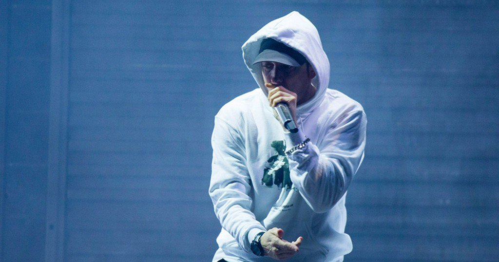 FitnessMagazine's tweet photo. Lose Yourself to This Eminem Workout Playlist https://t.co/kDm231LxHo https://t.co/l4ZjMMfJ9A