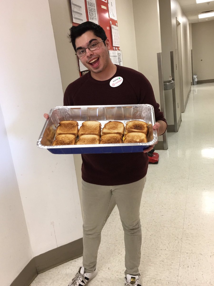 AndrewNHR1818's tweet photo. Making grilled cheese all day for the team! #FastFunFriendly https://t.co/Z1i5nncMYg