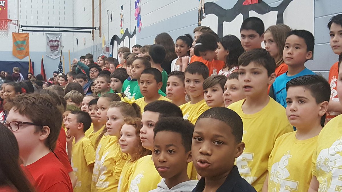 Mrs. Szoc tweet media