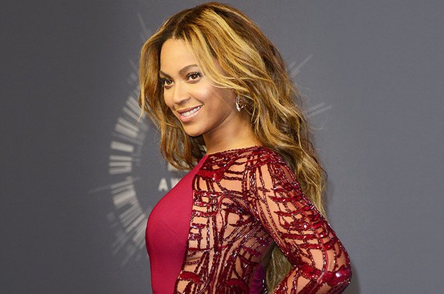 billboard's tweet photo. Beyonce drops out of #Coachella, Twitter reacts https://t.co/O4Xm3LhKEK https://t.co/SnNYbXTvCF