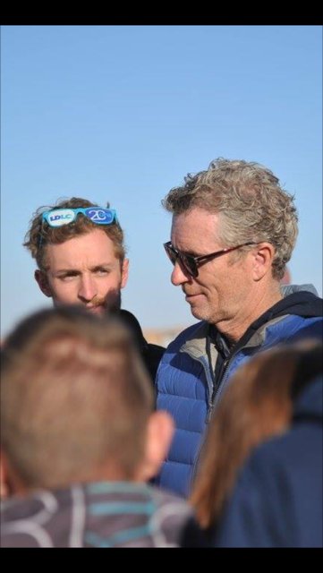 LDLC's tweet photo. .@DenisBrogniart les meilleurs avec les meilleurs ! ✌️✌️✌️ https://t.co/H9lYiU8EPe