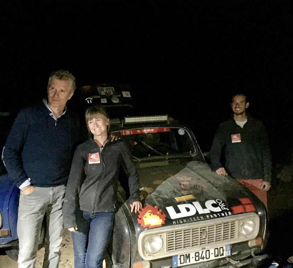 LDLC's tweet photo. .@DenisBrogniart les meilleurs avec les meilleurs ! ✌️✌️✌️ https://t.co/H9lYiU8EPe