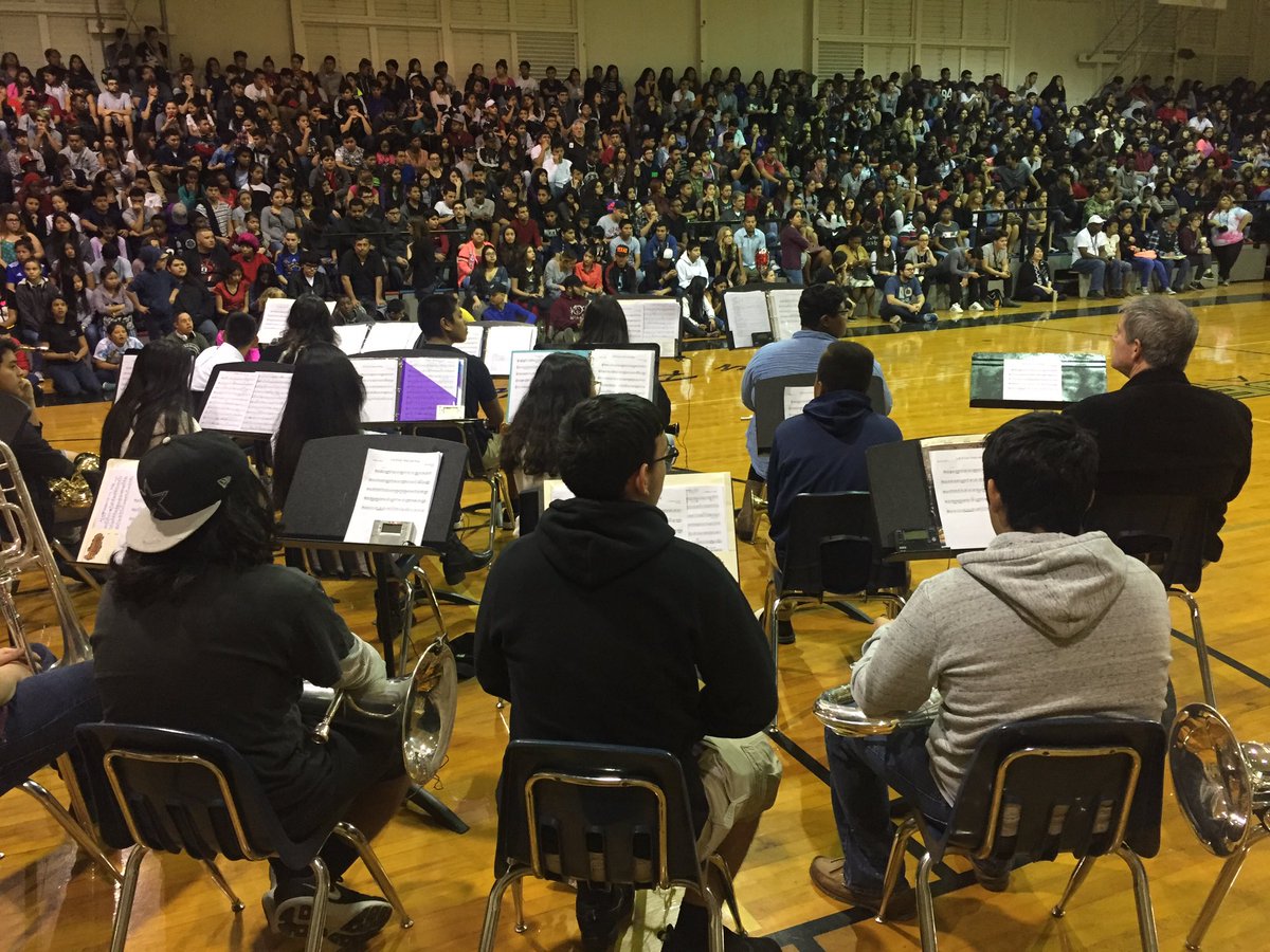 Alonzo_Wins's tweet photo. Deafening cheers fill the house as @EastsideAISD and @InternationalHS honor black history in a very meaningful way! @AustinISDSEL @AISDSupt https://t.co/DAelnxguWb