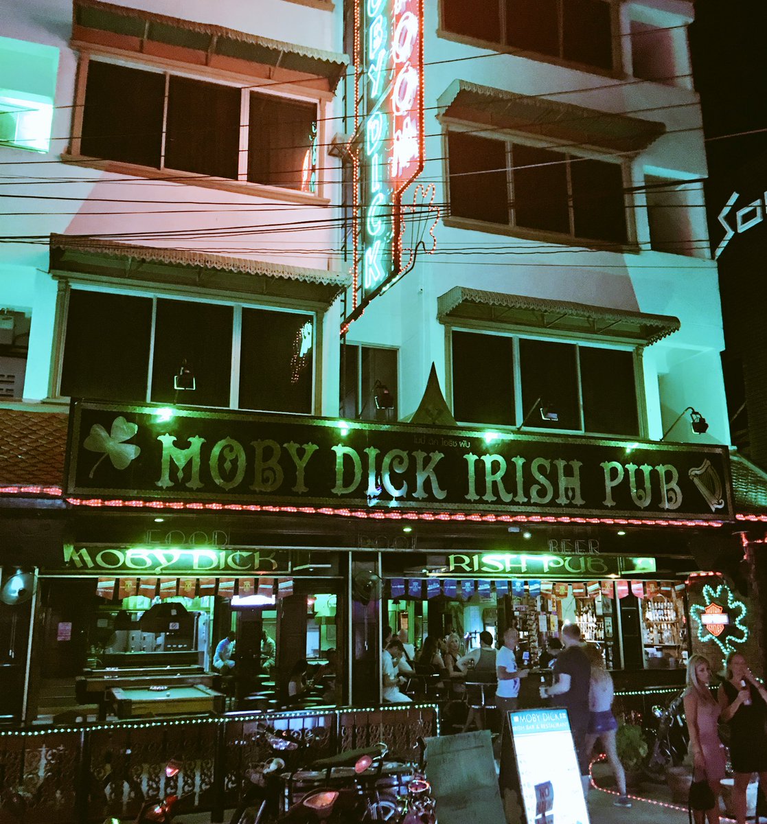 tuulakohsamui's tweet photo. #FridayFeeling #freepooltables #kohsamui #thailand #placetovisit #irish #pub #Guinness #livesports https://t.co/eNhdAUo1l2